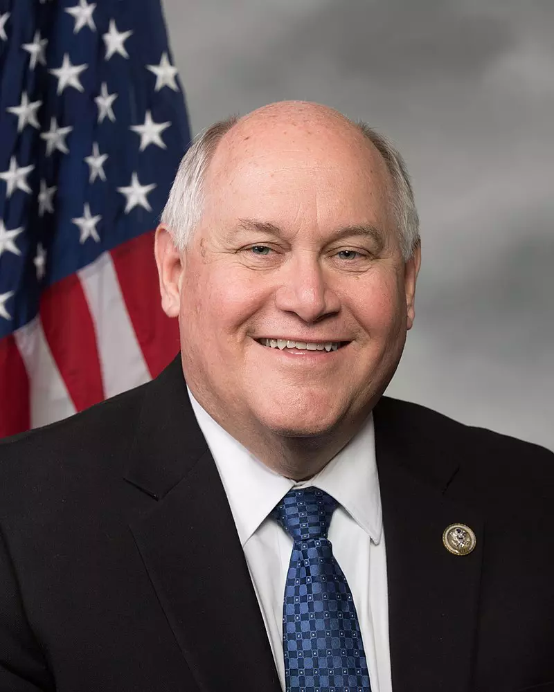 Portrait of Ron Estes