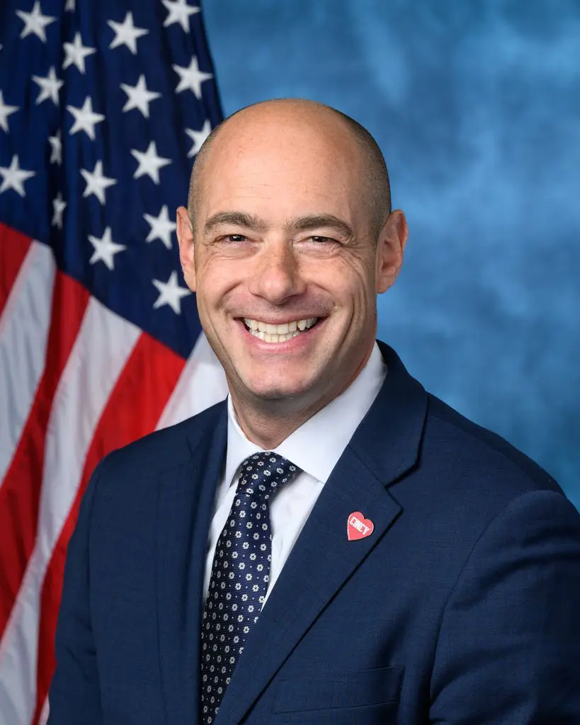 Portrait of Greg Landsman