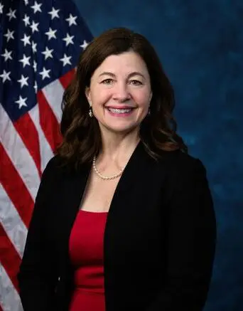 Portrait of Kristen McDonald Rivet