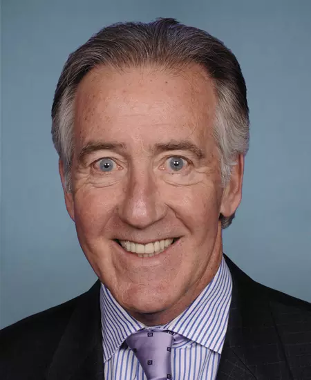 Portrait of Richard Neal